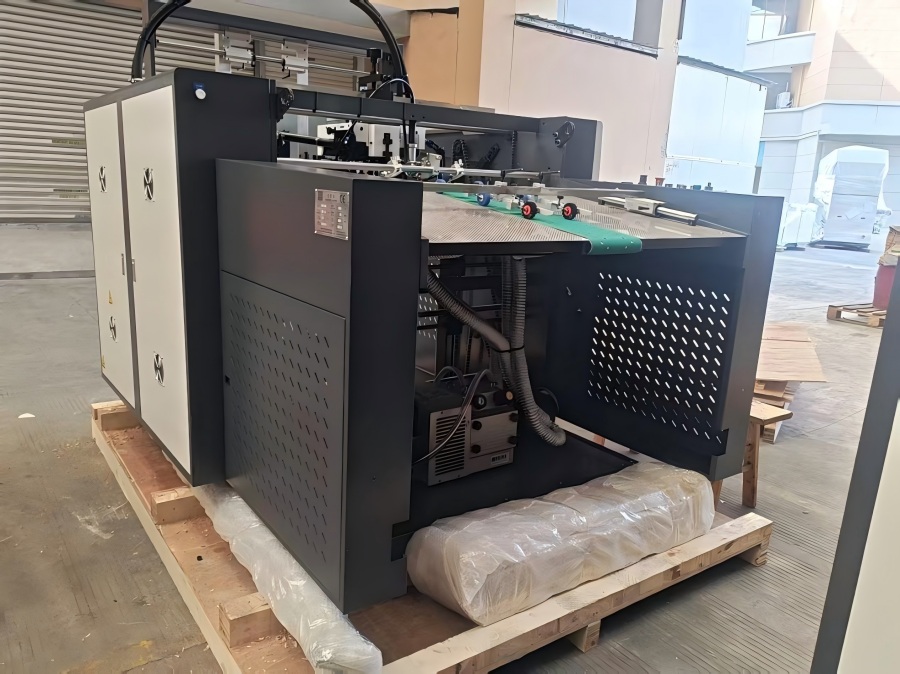 Nový automatický vysokorýchlostný laminovací stroj Star YFMD-1050 bude odoslaný do Brazílie!