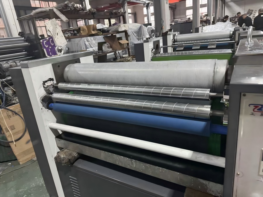 Priemyselný raziaci stroj NEW STAR YF-920C vo výrobe!